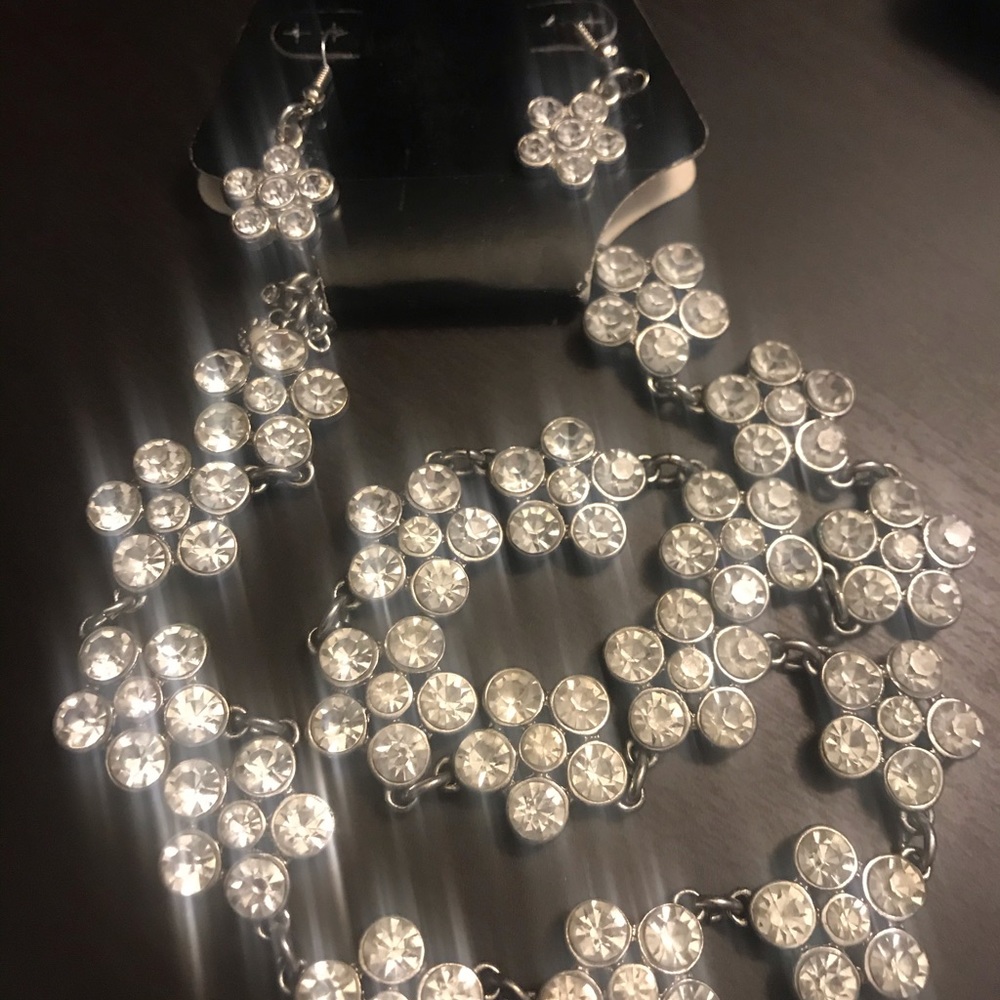NWT Floral rhinestone necklace and earrings